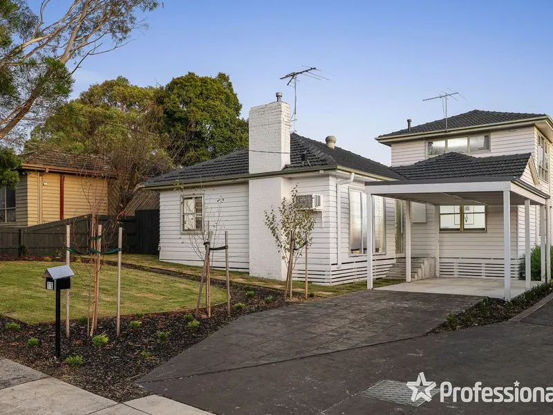 WARMTH, COMFORT AND LOW-MAINTENANCE APPEAL