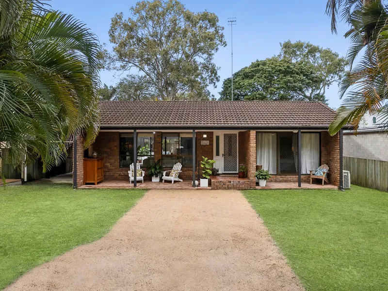 Character Filled Home on the shores of Lake Weyba