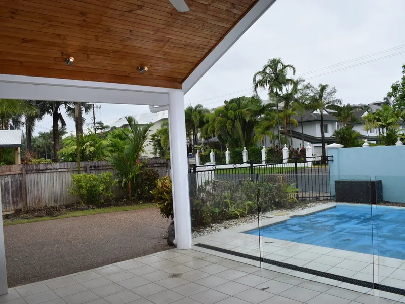 BEAUTIFUL BEACHSIDE HOME – SOLAR HOT WATER – PET FRIENDLY