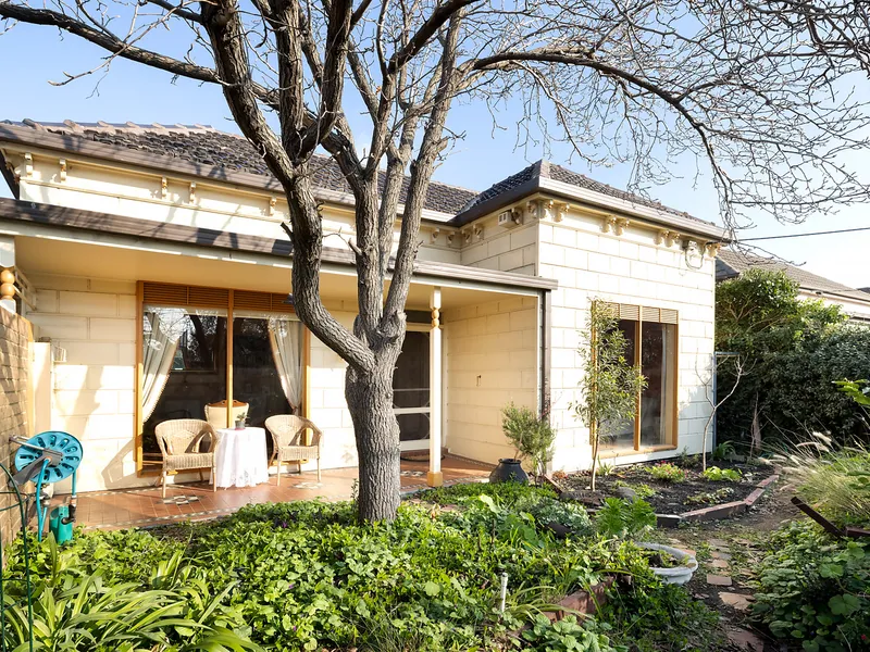 Family living with plenty of personality on large land
