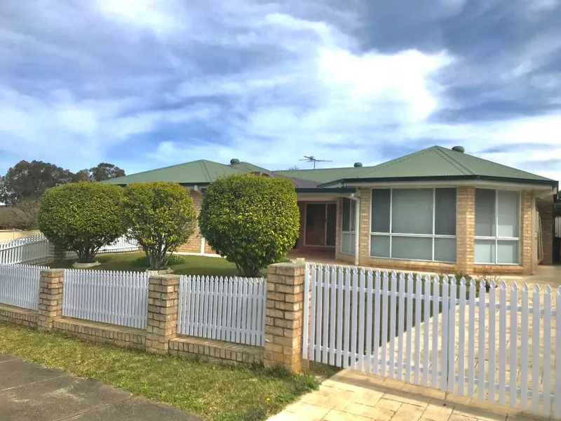 Large Family Home in Sought-after Location