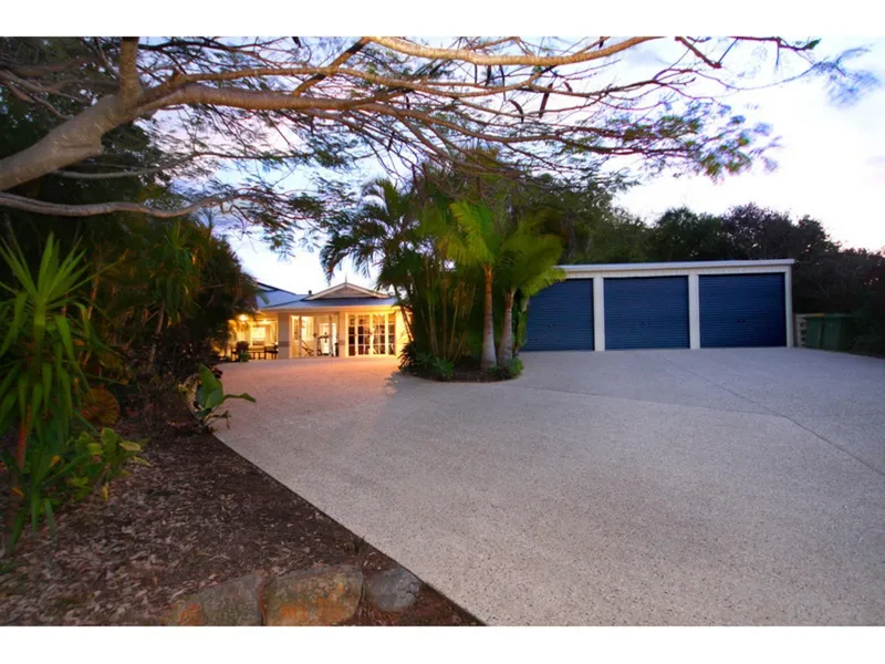 Entertainers Delight With The Lot!!