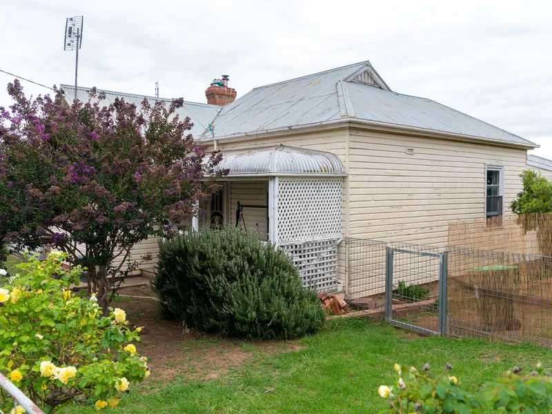 Three Bedroom Home Prime Location.