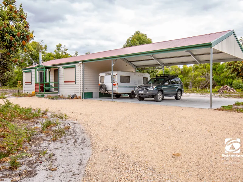 PEACEFUL POSITION ON ACREAGE
