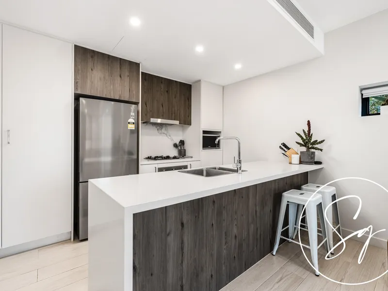 UNIQUE AND SPACIOUS APARTMENT LIVING!