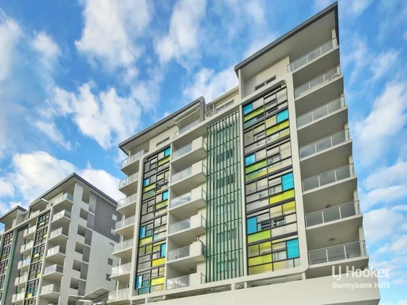 MODERN APARTMENT ACROSS FROM GARDEN CITY