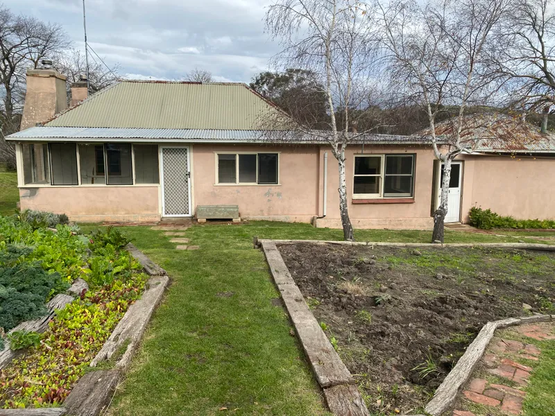 Enjoy peaceful country lifestyle in period cottage