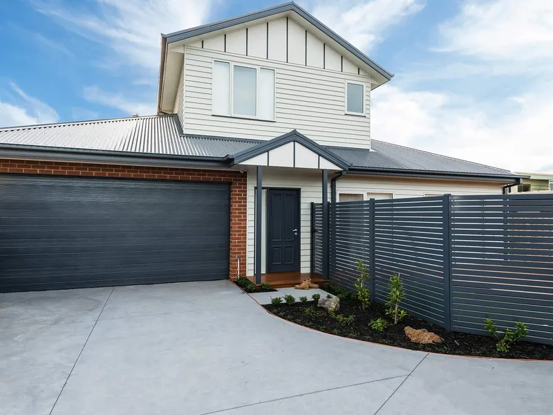 DOUBLE STOREY AT THE REAR OF THE BLOCK!