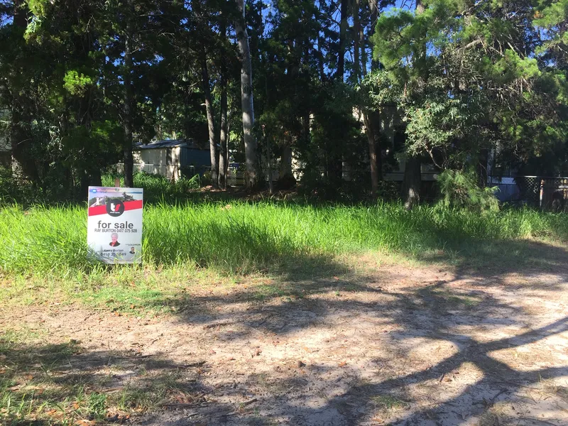 CORNER BLOCK - TWO STREET ACCESS