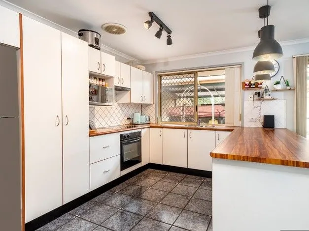 PERFECT STARTER FOR ENTRY INTO ACREAGE MARKET