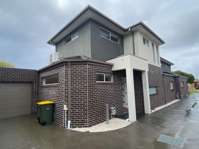 State Of The Art Townhouse!