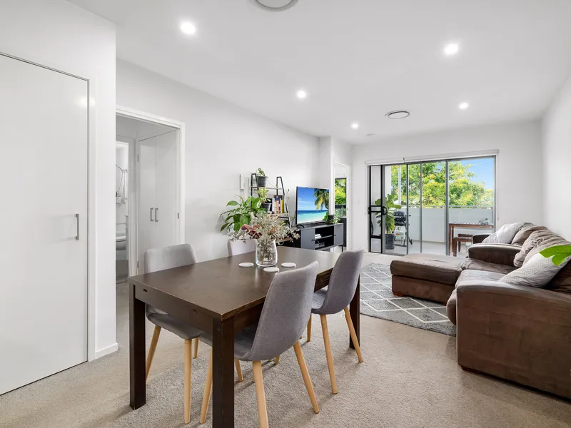 Stylish Top Floor Apartment