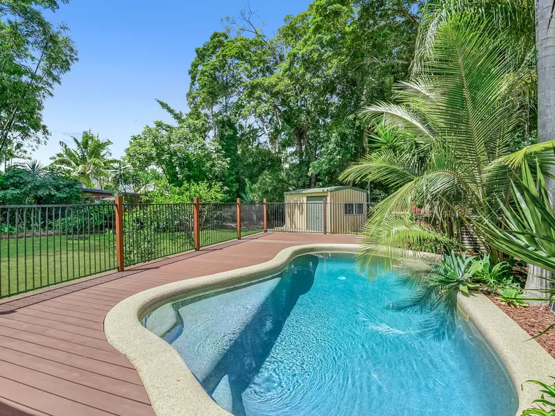 Large Family Home in Blue Chip Whitfield!