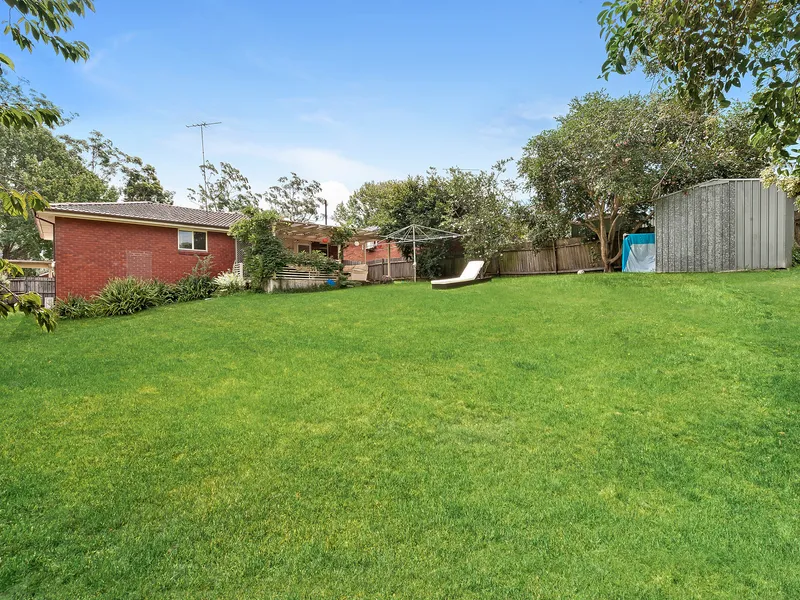 Easy living home of immense potential in a quiet cul-de-sac