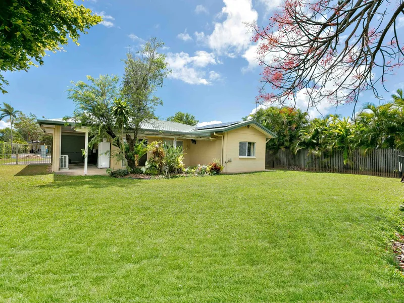 Psst – hey you!   You need to see and be amazed at what lies behind the massive cycad garden.