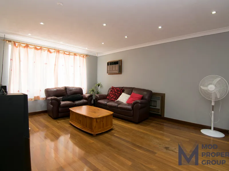 SPACIOUS MORLEY HOME IN GREAT LOCATION