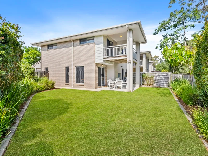 Modern Townhouse with a Huge Yard!