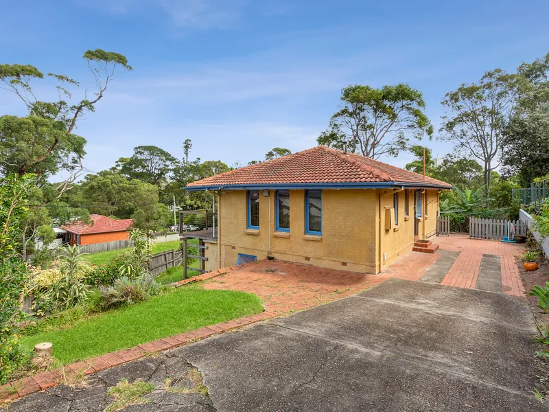 Great Family Duplex + Huge Yard