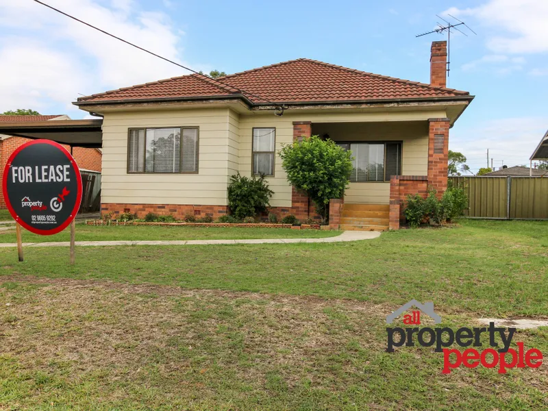 FAMILY HOME - CLOSE TO INGLEBURN CBD