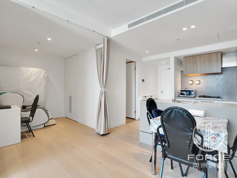 Bluechip 1 Bedroom residence in Queens Place tower.
