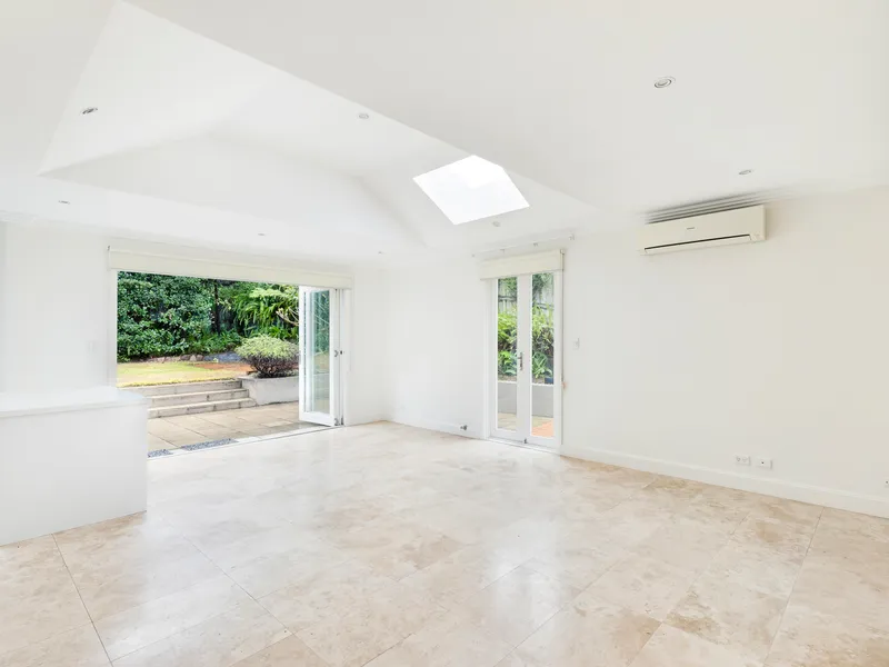 Spacious Three Bedroom Entertainer