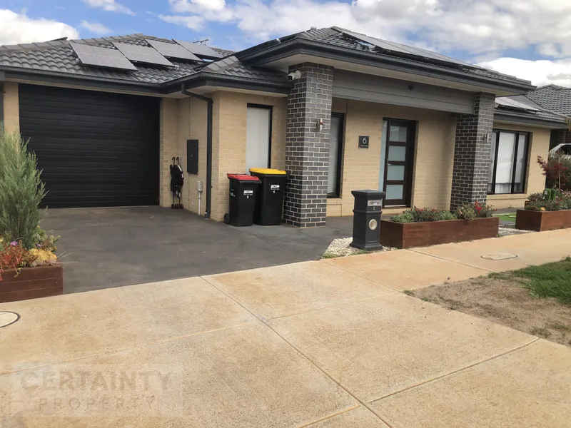 Charming And Delightful Family Home!