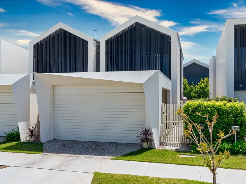IMMACULATE FAMILY TOWNHOUSE PALM BEACH