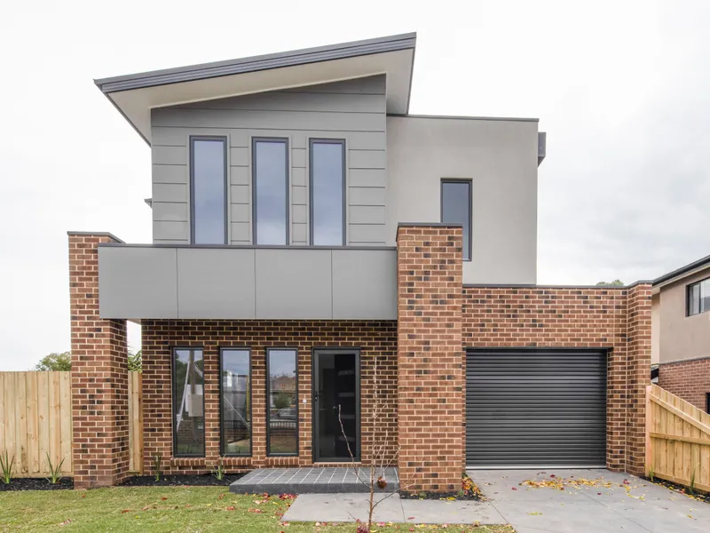 Street Frontage Brand New Family Home!