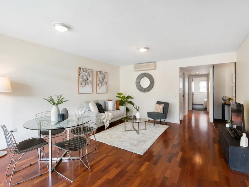 Spacious New Farm Fringe Apartment - Move Straight in or Invest