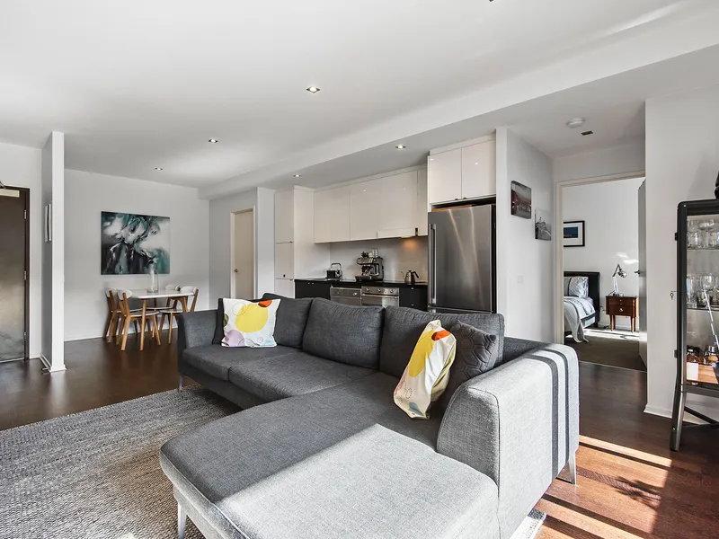 Spacious North Facing Abode By The Yarra