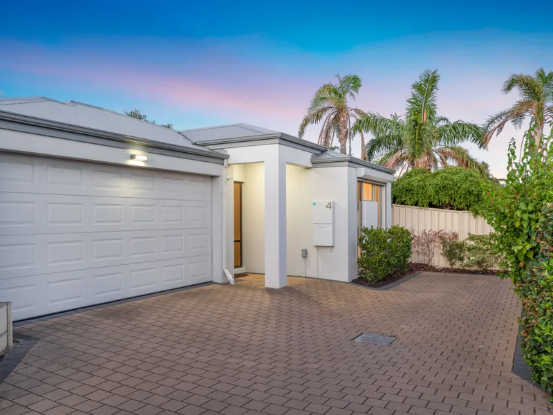 STUNNING LIFESTYLE LIVING IN POPULAR INNER CITY LOCATION!!