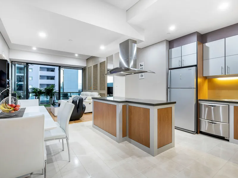 UNIQUE APARTMENT, IN THE HEART OF PERTH CITY