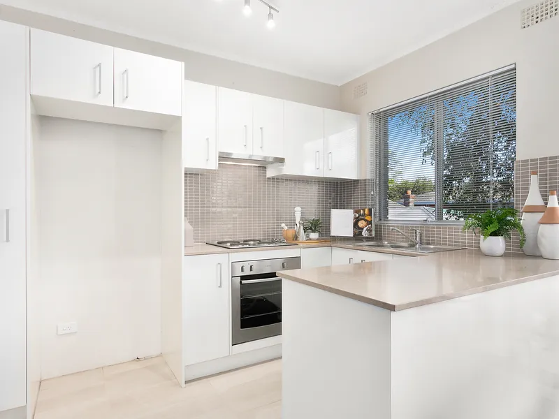 Private apartment with treetop views