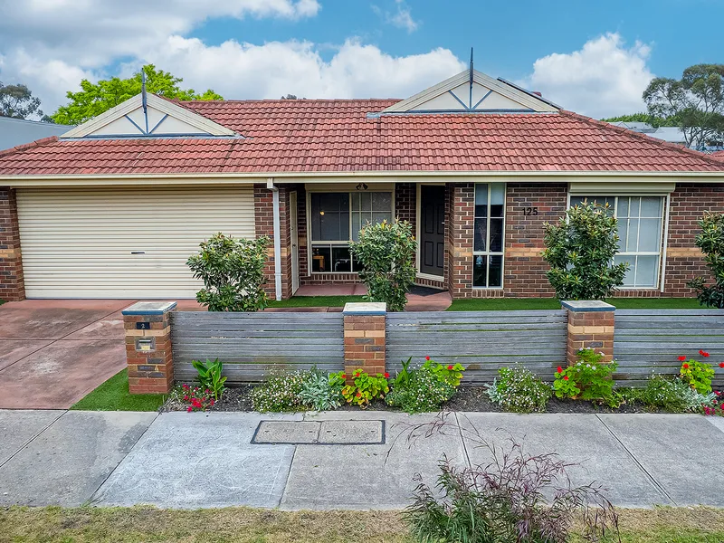Complete Family Living in Woodlands Estate