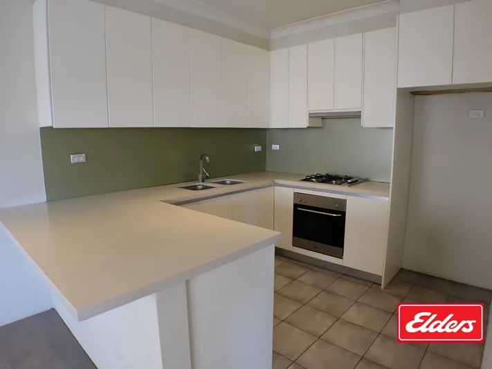 CONVENIENTLY LOCATED 2 Bedroom In Hurstville for Lease