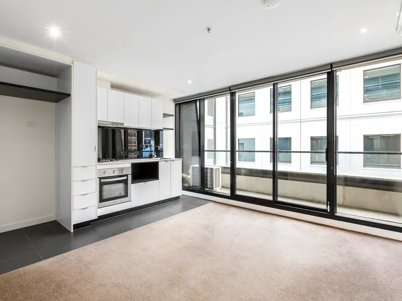 Bright One Bedroom in Fantastic Location