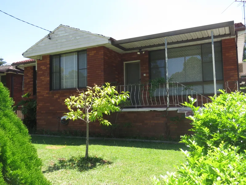 3 Bedrooms with floorboards throughout!