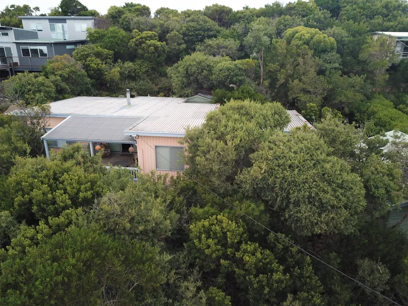 Holiday Haven!   HUGE 1325 m2 allotment! 