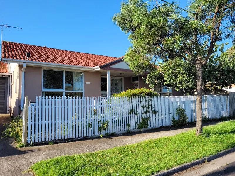 LOVELY 2 BEDROOM FAMILY HOME