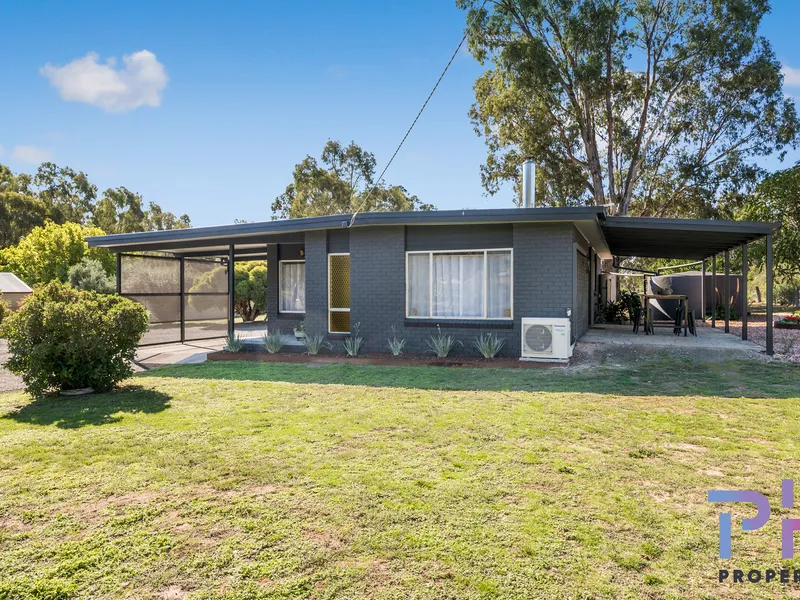 SENSATIONAL RENOVATION + BIG SHED, ON 1 ACRE! 