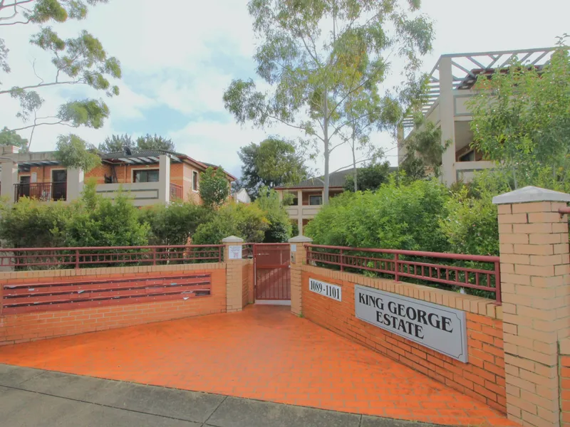 LARGE UPDATED TWO BEDROOM UNIT IN WILEY PARK!!