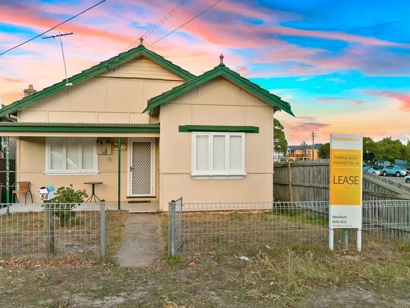 2 Bedroom house with Character & Charm