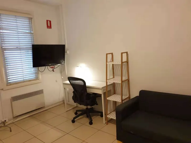 Modern open plan 1-bedroom unit (For long or short terms)