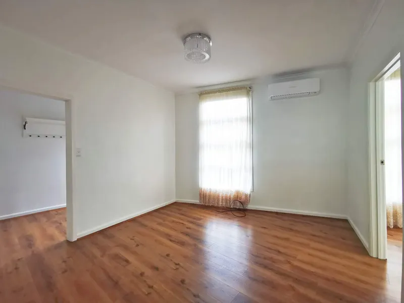 Lovely 3 Bedroom House in a Convenient Location in Surrey Hills