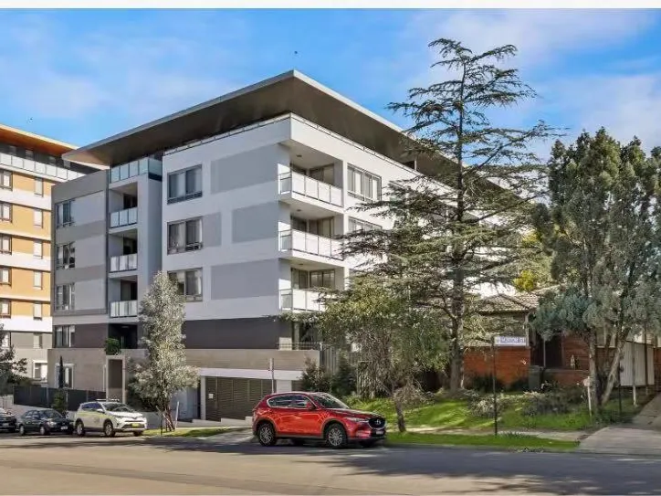 Vacant positioned two bedroom apartment  ready to move in!!
