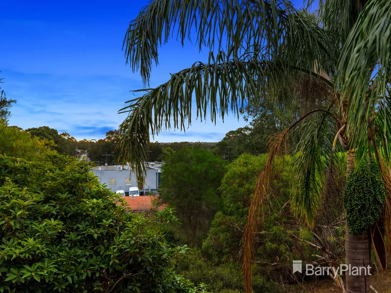 Townhouse Living in Oasis Surrounds