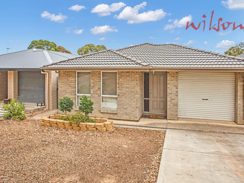 Torrens Titled, 2015 build - 3 bedrooms 2 bathrooms - Low Maintenance!