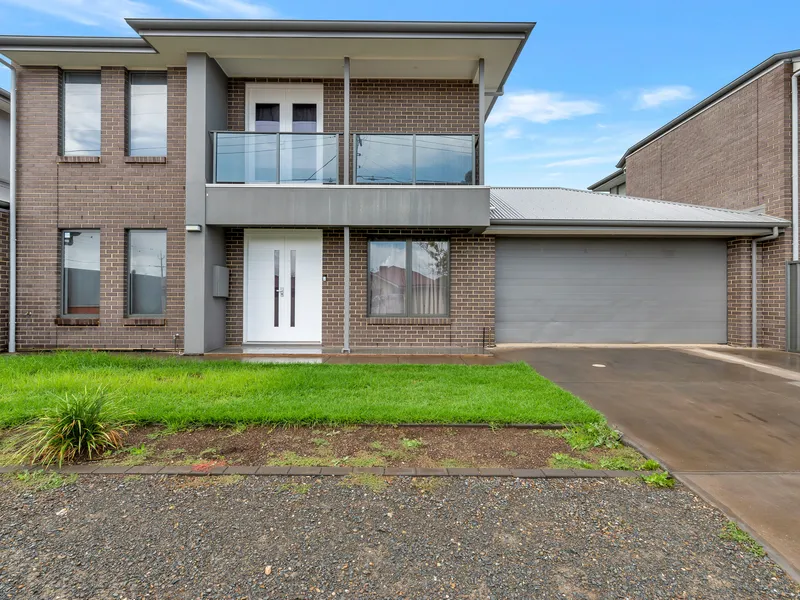 MODERN LIVING IN OPPORTUNE MAGILL
