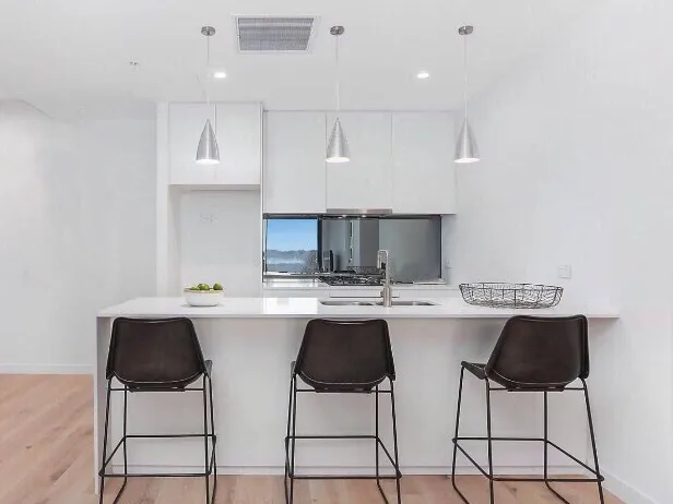 Extra Large North Facing One Bedroom + Study Apartment !