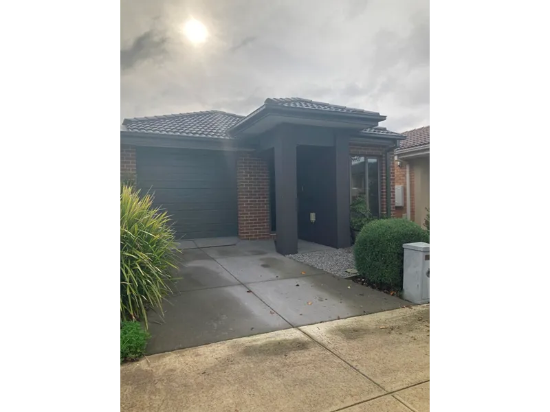 NEATLY PRESENTED 2 BEDROOM PLUS STUDY